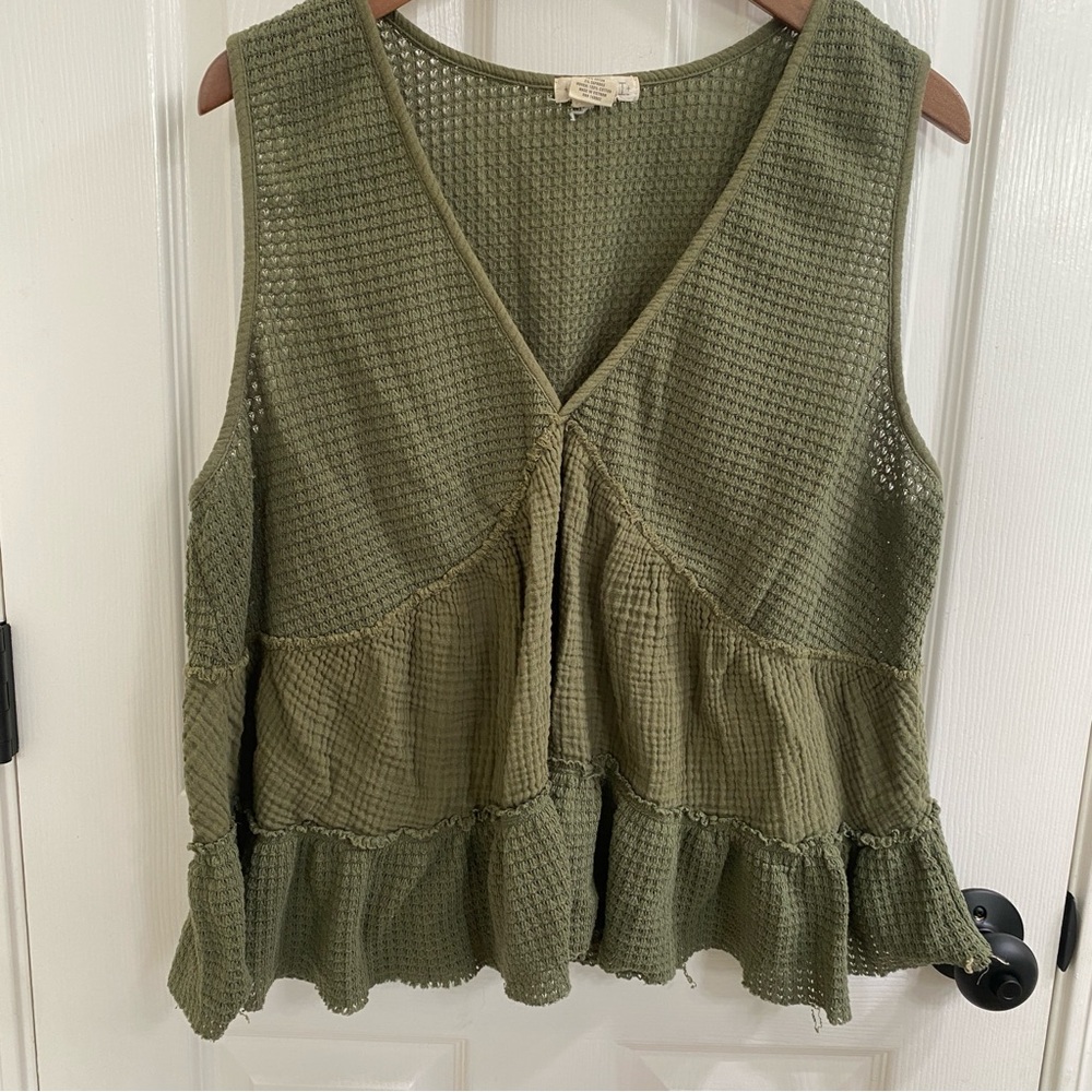 Torrid Festi Babydoll Tank Top Size 2 2X Olive Green Waffle Knit Tiered Ruffle